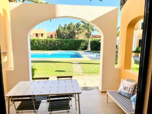 Reserva septiembre,octubre Apartamento piscina y playa junto Cap D Artrutx cerca Ciudadela