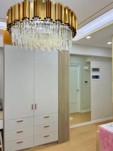 Chic BGC Stay - Hotel Vibes