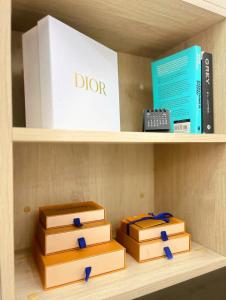 Chic BGC Stay - Hotel Vibes