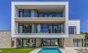 Brand New Design Villa with Heated Pool and Sea view