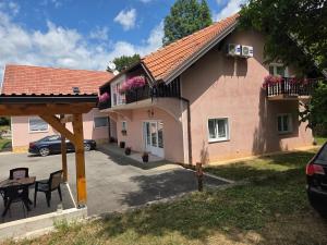 Apartman & Sobe Orhideja