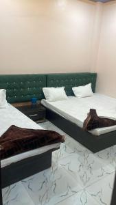 Jain Yatri Grah And Restaurant