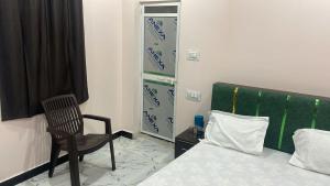 Jain Yatri Grah And Restaurant