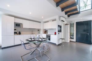 Appartements Duplex - Terrasse vue mer & Jacuzzi - Parking - DU : photos des chambres