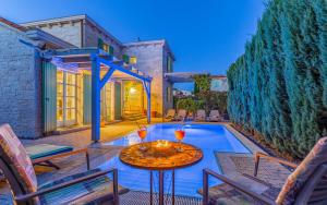 Stone villa Zelda with pool in Ližnjan, Istria