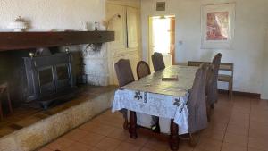 B&B / Chambres d'hotes Hameau du HOUR - Chambre d-Hotes et Gites : Maison de Vacances 4 Chambres