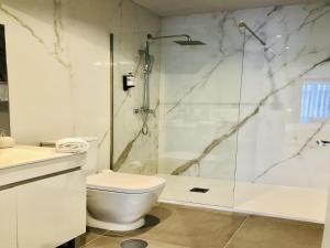 Bright and Spacious apartment in Porto