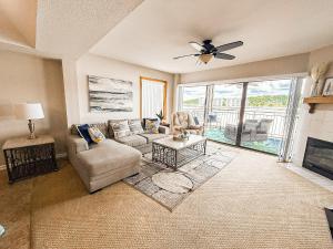 Lakefront Luxury 2BD2BA Condo at The Falls-7PP