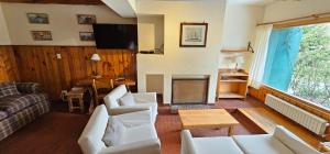 Refugio familiar en Arelauquen con vista al golf y las montañas