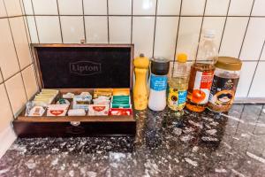 Simple and Rustic - Apartment in Historic House