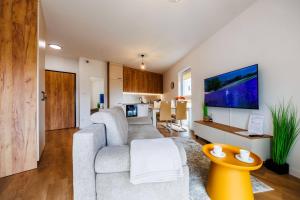 Aurora Premium Apartment- City Centre, Free Parking by StayNest