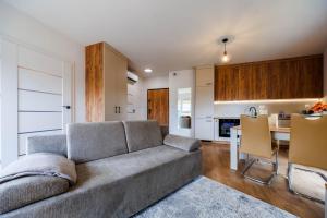 Aurora Premium Apartment- City Centre, Free Parking by StayNest