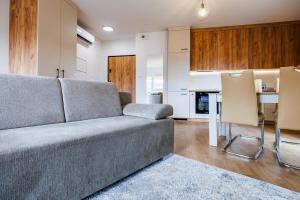 Aurora Premium Apartment- City Centre, Free Parking by StayNest