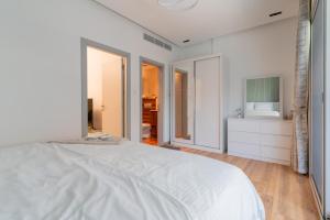 Dubai Marina - 1BHK Modernistic Apartment