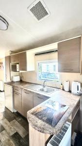 Holiday Home caravan LOCHLANDS Forfar