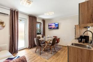 Garden House 202 by Sigismundi