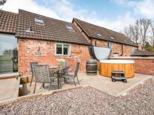 Tadpole Mews At Frog Hall