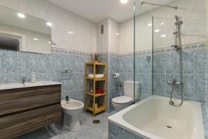 "El Rebalaje"Parking playa 550 m centro 1,8km