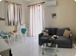 Menelaos Family Apartments