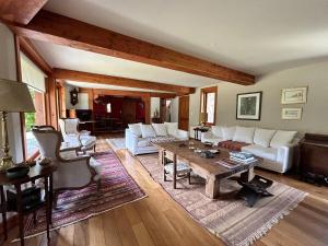 Residencia con alma patagónica en Arelauquen Golf & Country Club