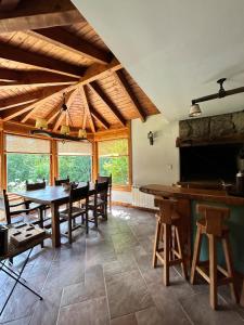 Residencia con alma patagónica en Arelauquen Golf & Country Club