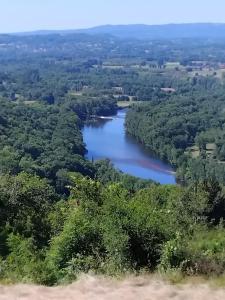PAULAGITE de 2 à 4 pers, vue sur la Dordogne, proche de Padirac et Rocamadour