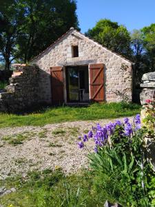 PAULAGITE de 2 à 4 pers, vue sur la Dordogne, proche de Padirac et Rocamadour