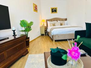 Studio PANORAMIC with Balcony and Parcul Unirii view