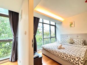 Central Living Ploenchit