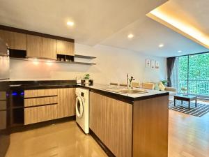 Central Living Ploenchit