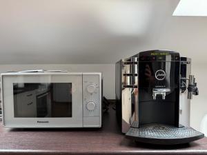 Emun Grigo Lofthouse