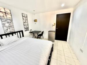 Patong Canal Villa R300