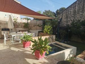 Maison de village de caractère - 3hvězdičkové hotely ve městě Pujaut