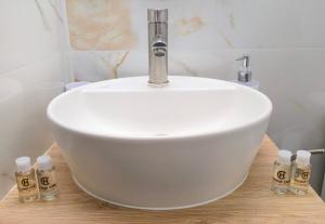 Ouranias and Lenas House