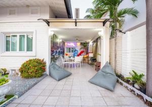 Happy n Joy Pool Villa near Jomtien Beach on Thepprasit Road