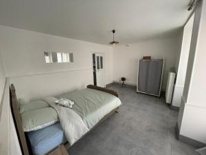 Petite maison avec cour