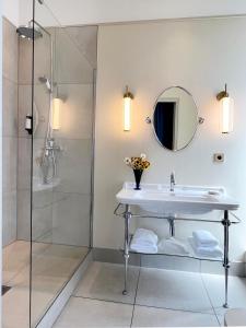 Hotels Hotel Bristol Pau : photos des chambres