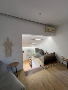 Dennys Apartments Villa at Komuna e Parisit