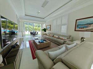 Casa de Campo Luxury Villa with private Pool & Jacuzzi, Near Beach, Marina, Golf, Restaurants & Altos de Chavon