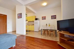 Sunset Apartment - Sea View & Parking