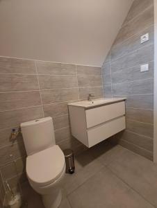 gite la garenne de freteau, avec accès étang privé , idéal pour un séjour en famille