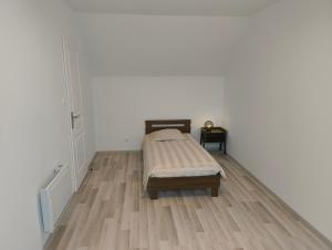 gite la garenne de freteau, avec accès étang privé , idéal pour un séjour en famille