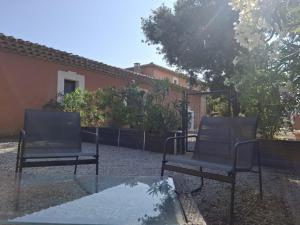 logement indépendant avec terrasse privative dans les Alpilles