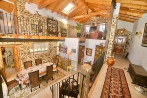 Riverside - Lovely river-view 3 bedroom house