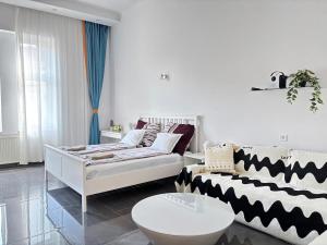 Francis Downtown Escape - near Corvin metro -