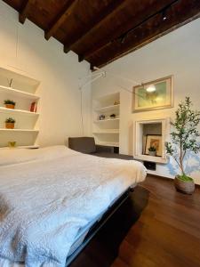 Sunny Balcony in Porta Romana