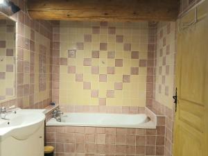 Maisons de vacances Maison de village a Riez de 87m2 : photos des chambres