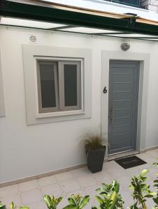 Paxos Rock Apartments