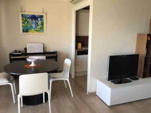 Luxurious large 2 rooms with panoramic sea view, AC