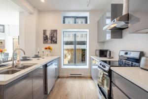 Inner-City Apartment –Prime Bishop St Location